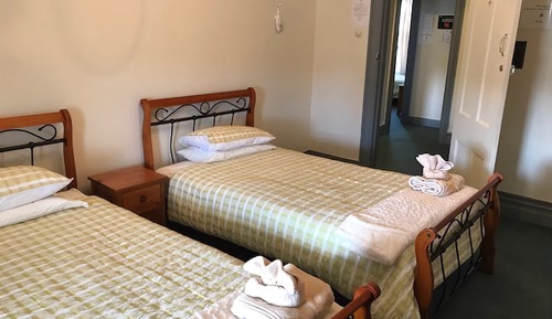 Habitación con 2 camas individuales