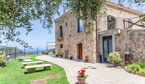 Habitación triple, vistas al mar