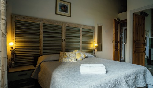 Habitación estándar con 1 cama doble o 2 individuales, baño privado, vistas a la piscina (Autunno)