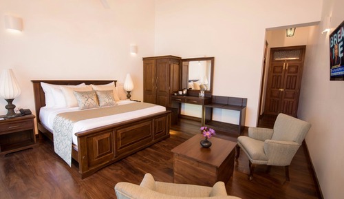 Deluxe Room, Pool View