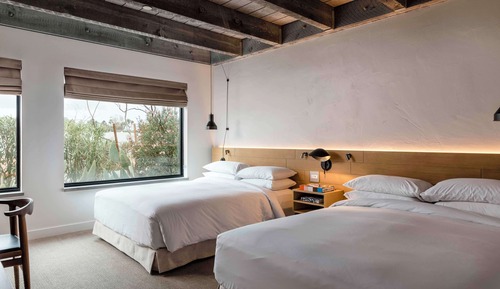 Habitación, 2 camas de matrimonio (Eames)