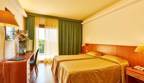 Habitación estándar con 1 cama doble o 2 individuales