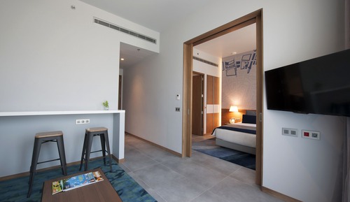 Superior One-Bedroom Apartment