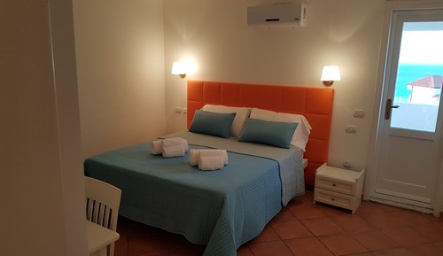 Habitación con 1 cama doble o 2 individuales, vistas al mar