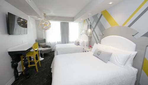 Habitación, 2 camas de matrimonio, vistas a la ciudad (Hearing Accessible)