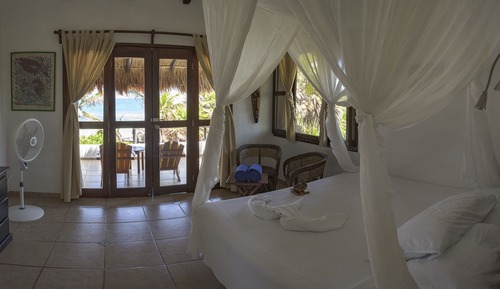 Estrella Ocean Room