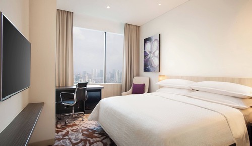 Habitación, 1 cama de matrimonio grande, vistas a la ciudad
