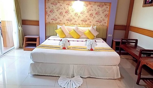 Superior Double Room with Pool View