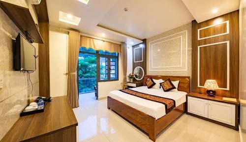 Habitación clásica con 2 camas individuales, 2 camas de matrimonio, balcón, vistas al río