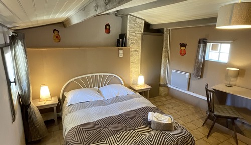 Habitación doble, baño compartido (Châtaigne)