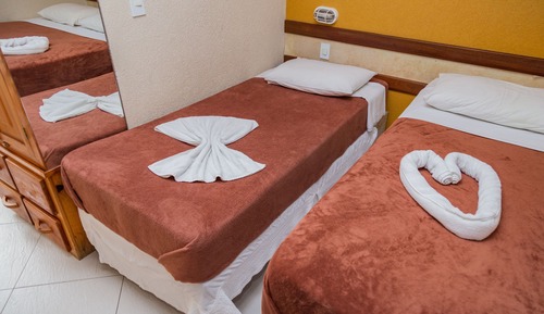 Habitación estándar con 1 cama doble o 2 individuales