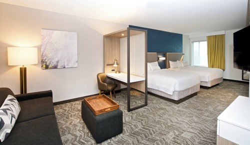 Suite, varias camas, no fumadores (Mobility Accessible, Roll-in Shower)
