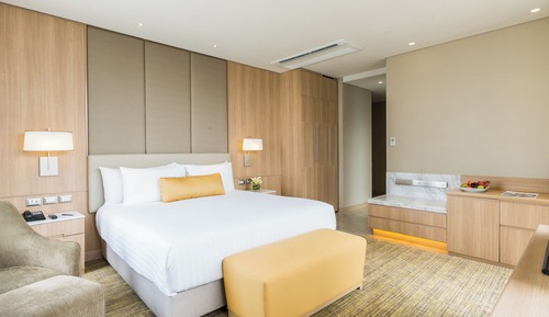 Grand Executive Room With Bathtub