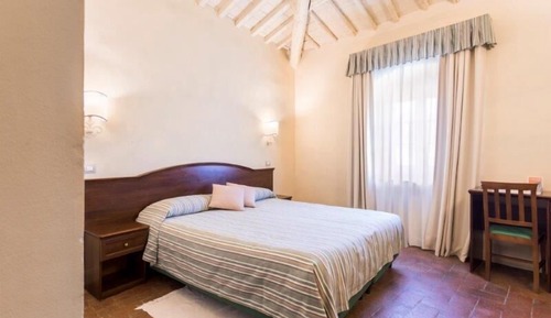 Habitación clásica con 1 cama doble o 2 individuales, acceso a la piscina