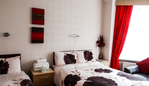 Habitación familiar (Room 6)