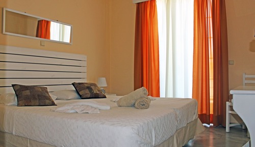Apartment, 1 Bedroom, Kitchenette (Street Side)