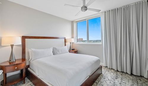 2 Bedroom Suite, Bedroom 1: 1 King, Bedroom 2: 1 King, Bathrooms: 2, Intracoastal view, Balcony
