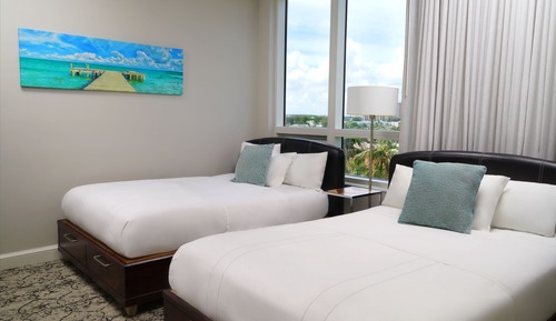 2 Bedroom Suite, Bedroom 1: 1 King, Bedroom 2: 2 Double, Bathrooms: 2, Intracoastal view, Balcony