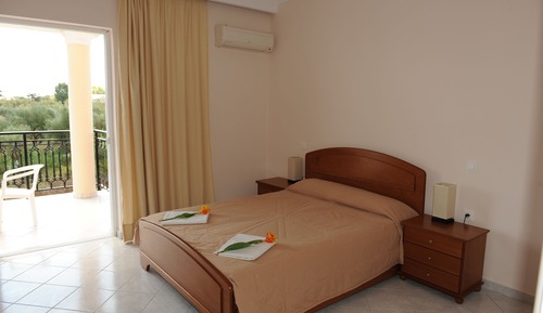 Apartamento superior, 1 habitación, balcón, vistas a la piscina