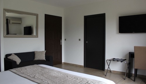 Habitación Confort con 1 cama doble o 2 individuales