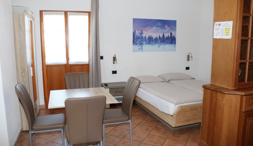 Estudio, 1 cama de matrimonio con sofá cama