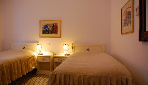 Habitación estándar con 2 camas individuales