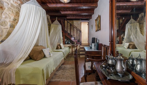Habitación cuádruple, vistas al patio