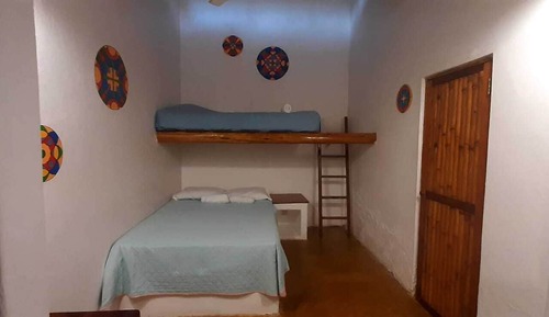 Habitación con 2 camas individuales