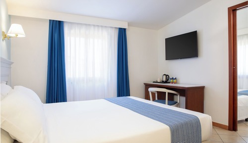 Suite junior, 1 cama de matrimonio, no fumadores, vistas al mar (with Sofabed)