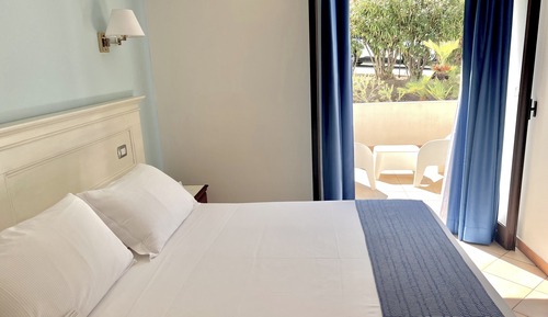 Habitación Confort, 1 cama de matrimonio, no fumadores, terraza