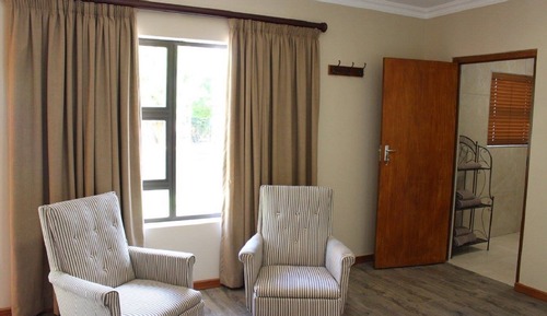 LUXURY ROOM 11 