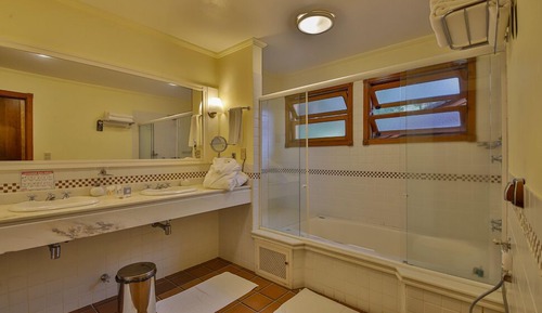 Suite de lujo, bañera de hidromasaje
