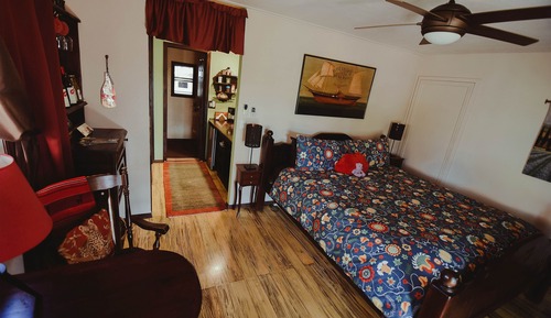 King Garden Suite