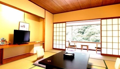 Habitación, baño privado, vistas a la montaña