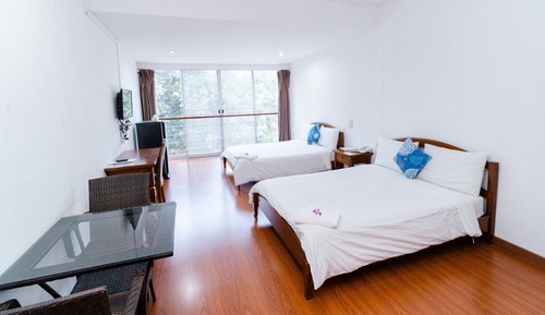 Habitación superior con 1 cama doble o 2 individuales, 1 habitación, vistas al parque