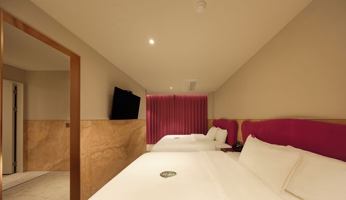 Supreme Suite