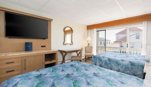 Habitación Deluxe, junto a la playa (Beachside Two Queens, 1st Floor)