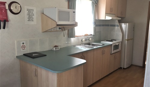 Cabaña superior (1 Queen, 2 Single Beds, 1 Single Bunk)