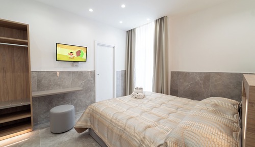 Deluxe Double Room - Separate Building- vico giardinetto 84