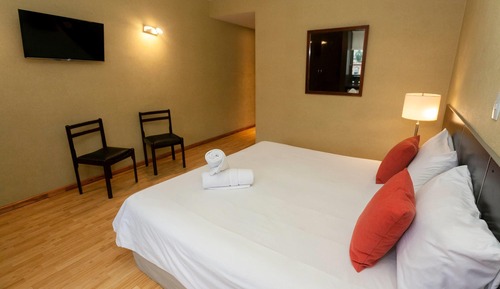 Habitación superior, 1 cama de matrimonio, no fumadores
