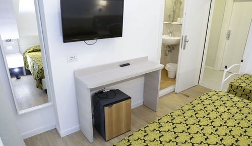 Habitación triple económica, planta baja