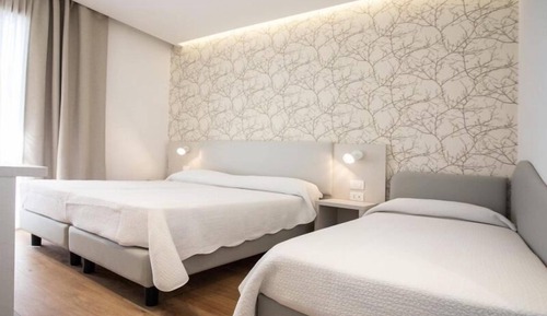 Habitación cuádruple Deluxe, en edificio anexo