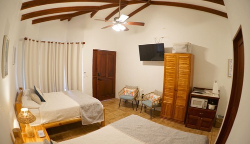 Habitación Deluxe doble, 2 camas de matrimonio, cocina básica, junto a la piscina