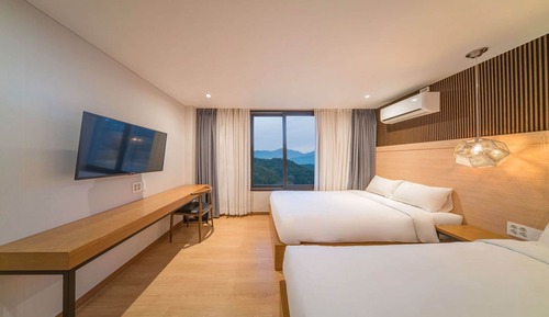 [Breakfast for 2 PKG][Unlimited draft beer for 2 people] Premier Suite Room