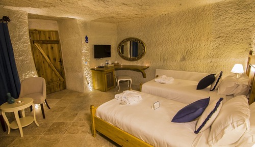 Garden Cave Suite
