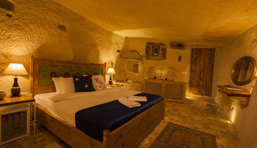 Cave Suite
