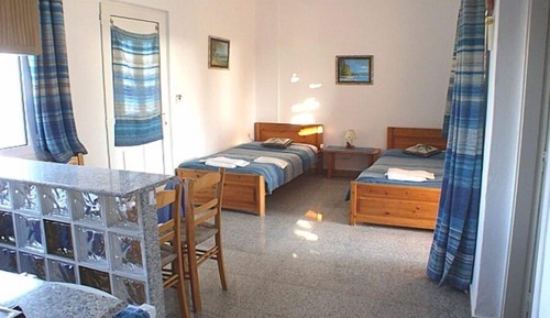 Estudio, vistas al mar
