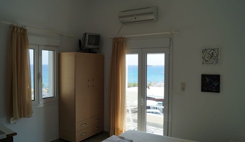 Estudio, vistas al mar