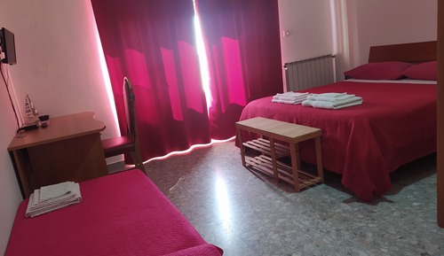 Habitación triple, balcón