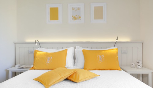 Habitación con 1 cama doble o 2 individuales, vistas al jardín